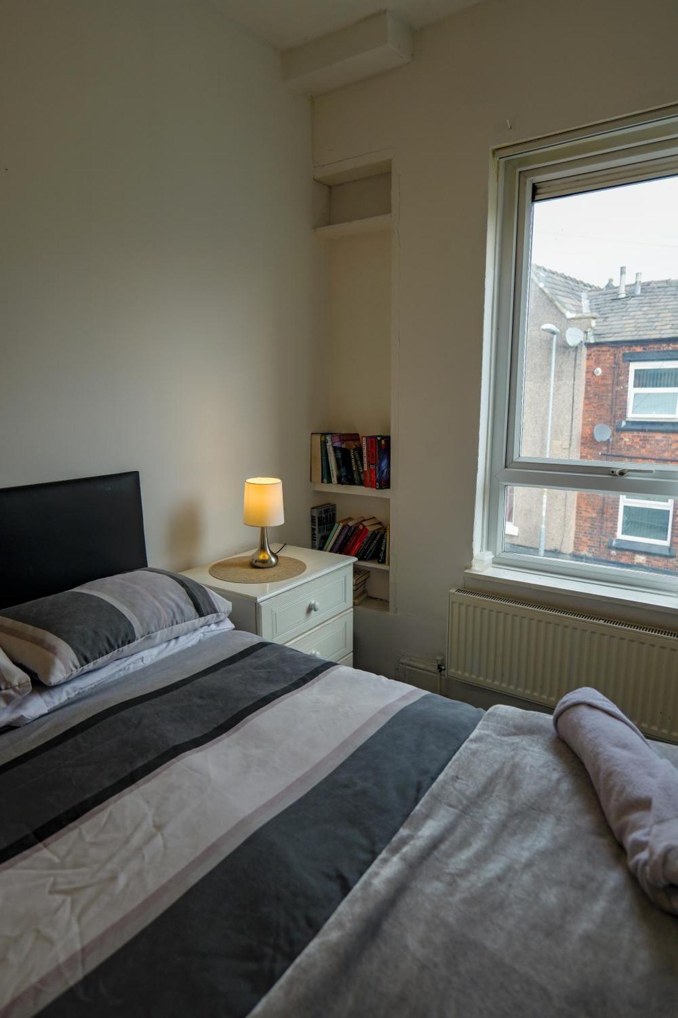 Rochdale 3 Bedroom House 2 Bath With Free Parking Sleeps 7 Exterior foto