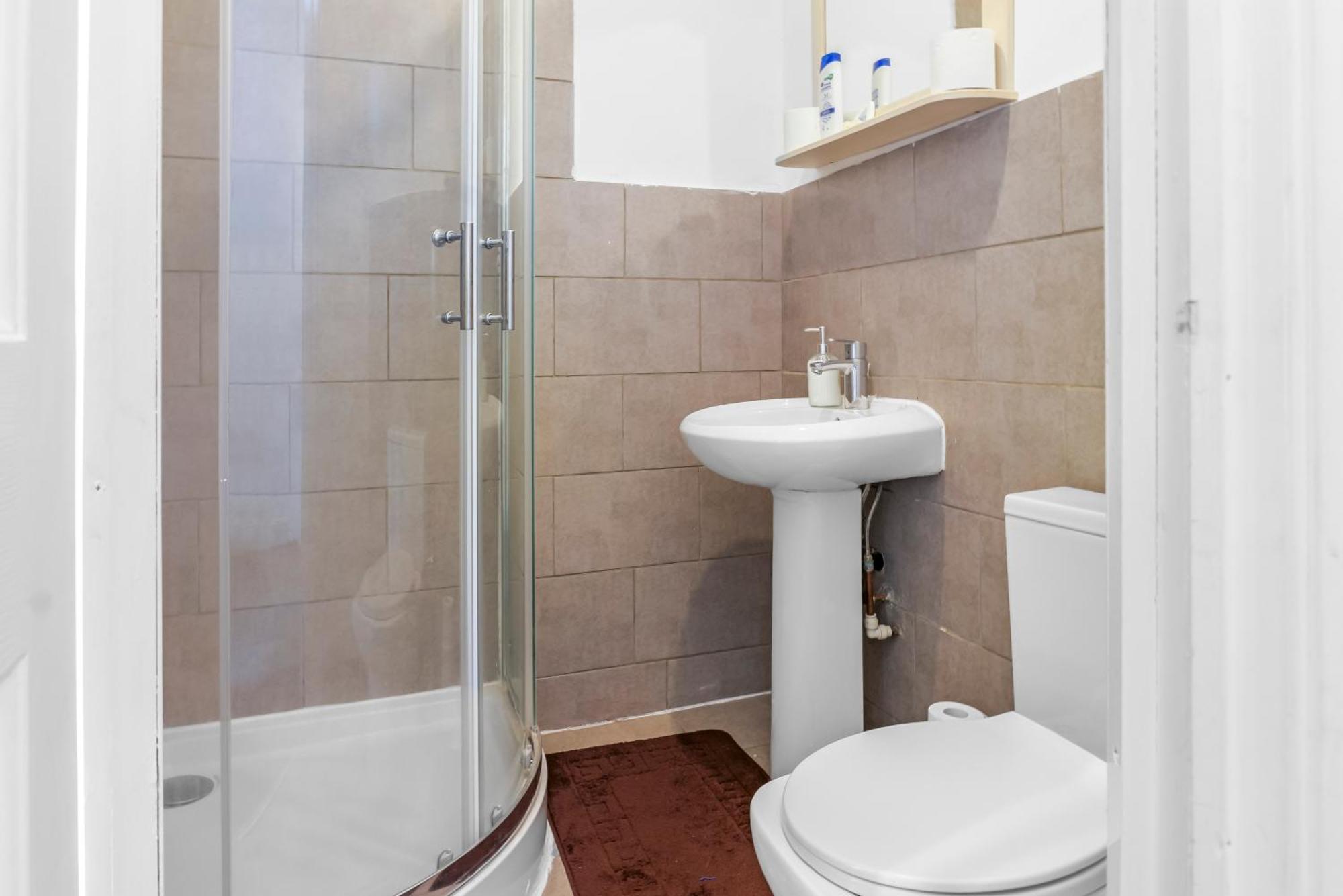 Rochdale 3 Bedroom House 2 Bath With Free Parking Sleeps 7 Exterior foto