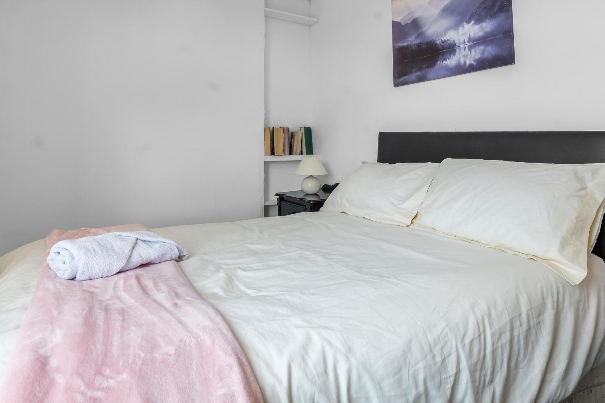 Rochdale 3 Bedroom House 2 Bath With Free Parking Sleeps 7 Exterior foto